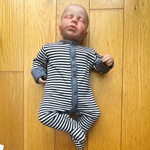 Realistic baby doll light - realistic,
